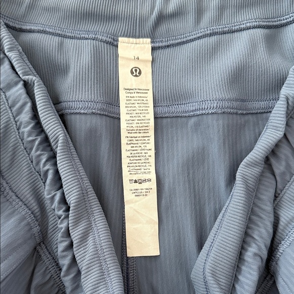 lululemon athletica Dance Studio High-Rise Short 3.5" - Picture 2 of 3